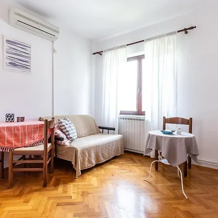 Lidija Apartment